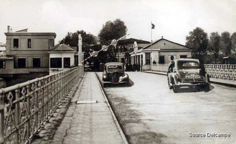 64 Hendaye Le Pont International II.jpg